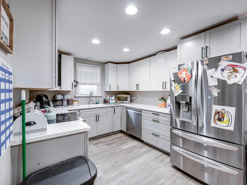 Building Photo - 705 S East St