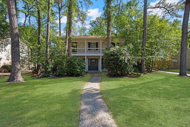 Building Photo - 3811 Woodbriar Dr