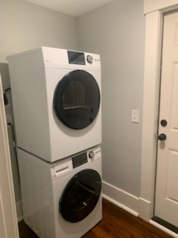 Building Photo - 414 Seiler Ave