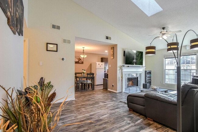 Building Photo - 1107 Huntmaster Terrace NE