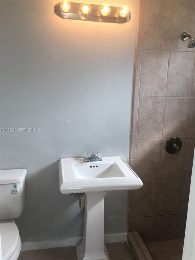 Building Photo - 5631 W 10th Ave