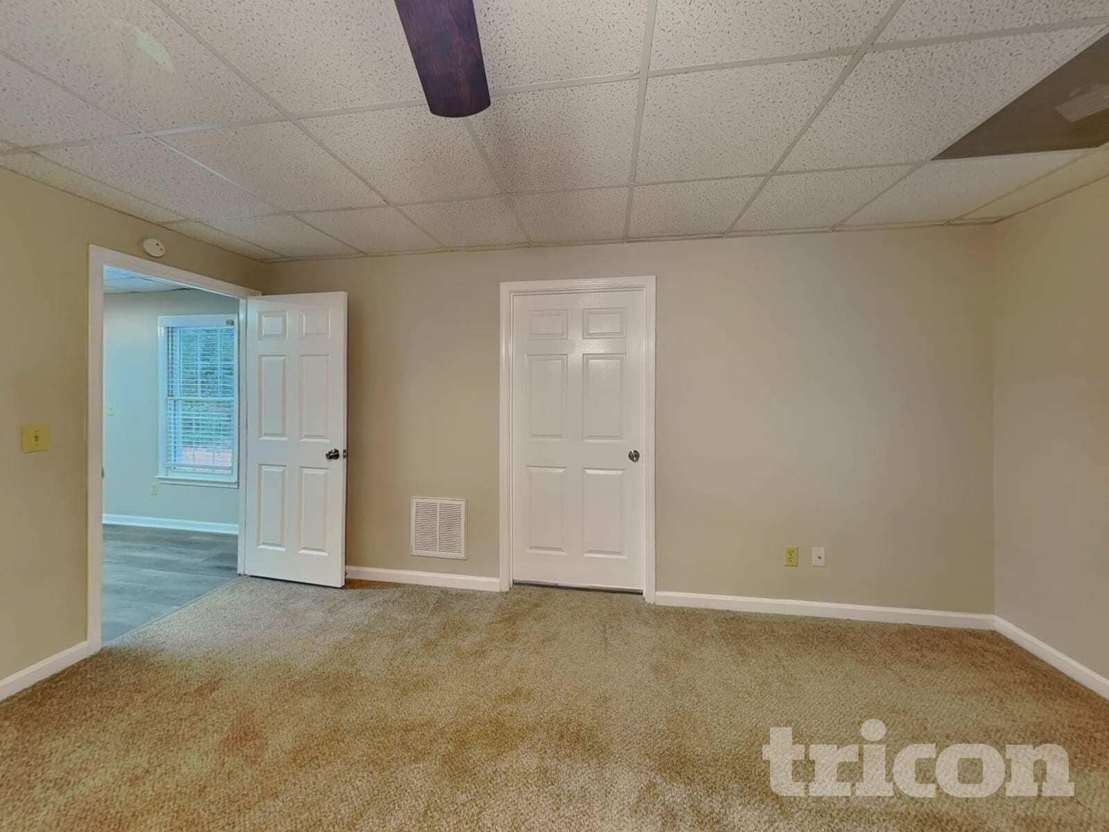 Building Photo - 190 Longwood Dr