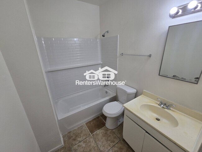 Building Photo - 3735 W Dunlap Ave
