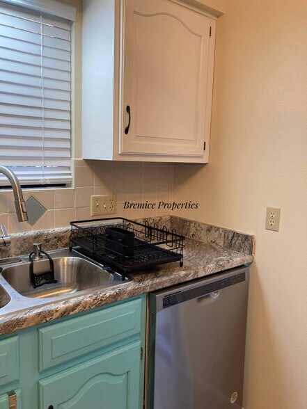 Building Photo - 345 Rim Rock Cir