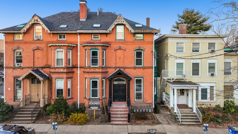 Building Photo - 57 Trumbull St