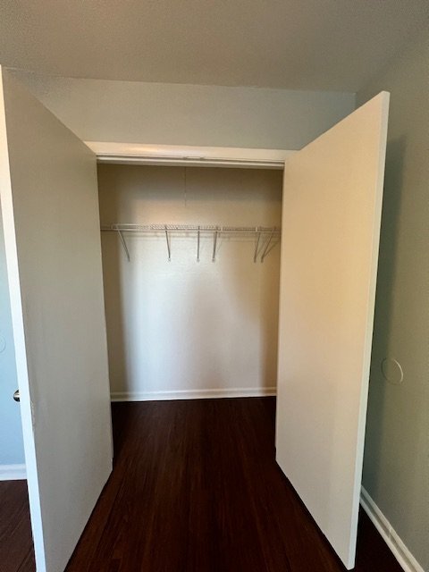 Building Photo - 503 E 6th St