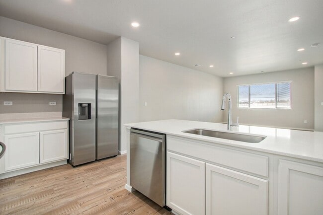 Building Photo - Stunning Townhome in Northridge Trails