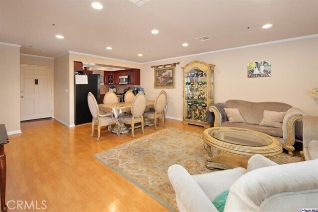 Building Photo - 1247 E Wilson Ave