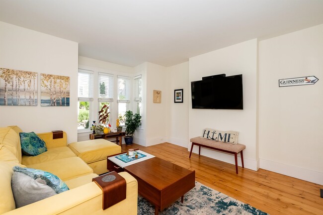 Building Photo - 46 Dennett St