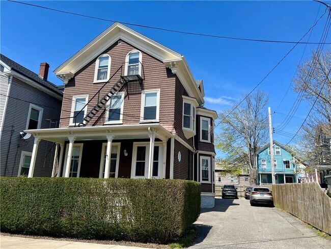 Building Photo - 13 Newport Ave