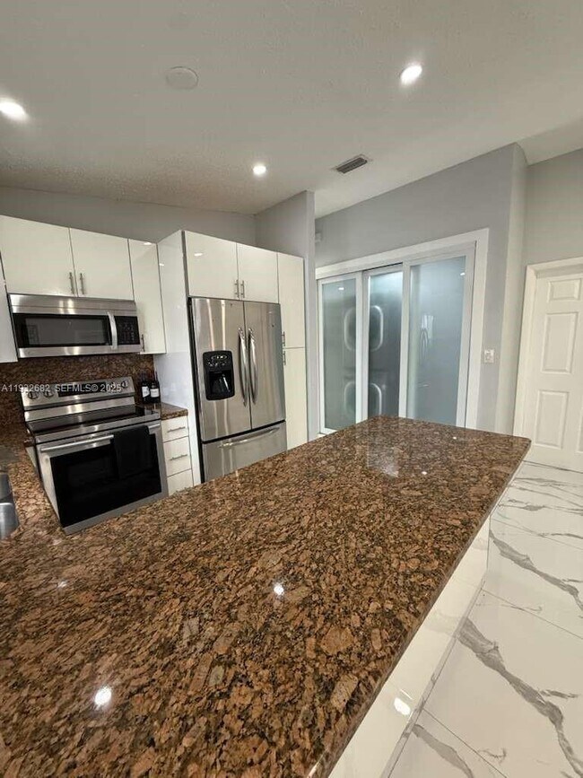 Building Photo - 8701 NW 109th Terrace