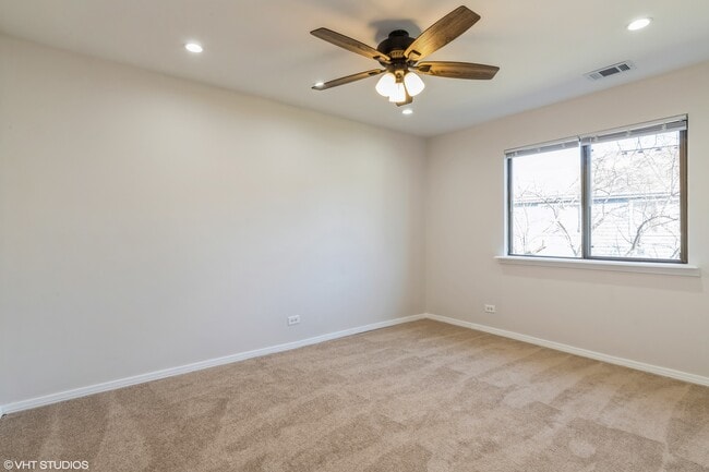 Building Photo - 261 Driftwood Ln