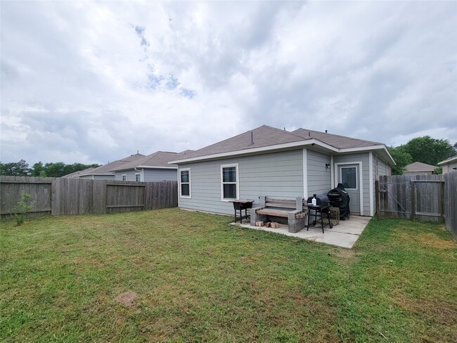 Building Photo - 24802 Winema Wds Ln
