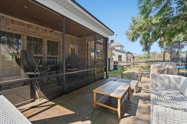 Building Photo - 419 Craftsman Ave