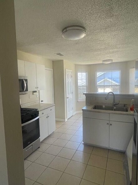 Building Photo - 6469 Brenda Ann Dr