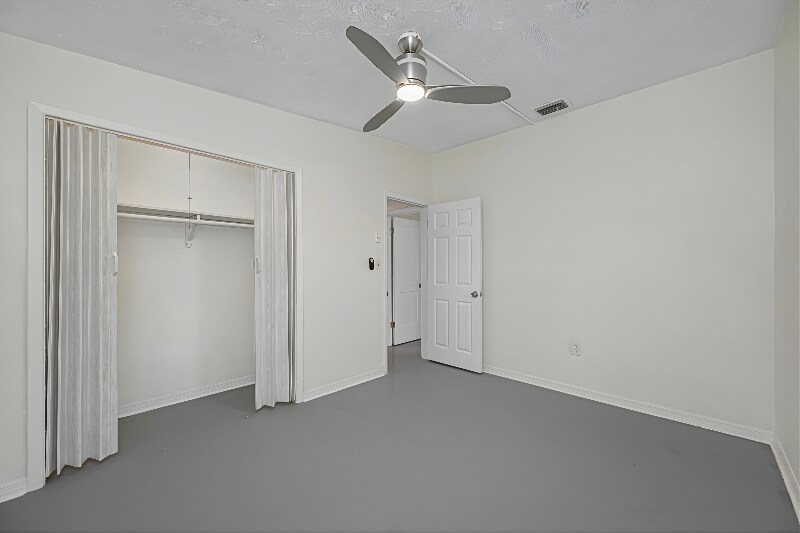 Building Photo - 1815 Apache Trail