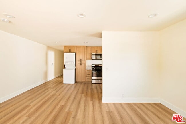 Building Photo - 340 S Ave 56