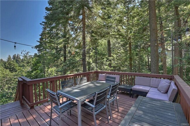 Building Photo - Treehouse-like atmosphere with peek-a-boo views of Lake Arrowhead