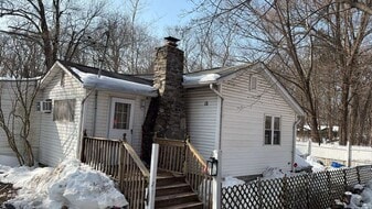 Building Photo - 10 Paradise Trl