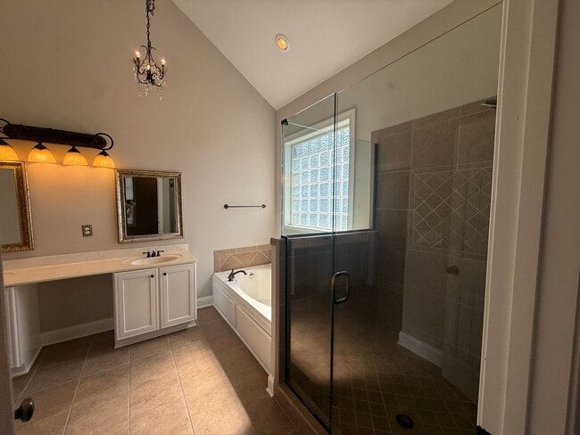 Building Photo - Well Maintained One Level Home in Gardens at Gatewood