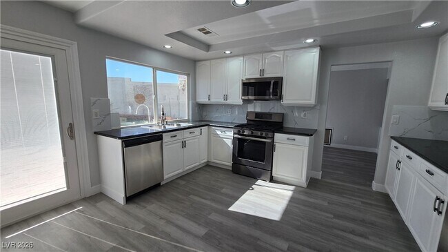 Building Photo - 8445 Montana Stream Ave