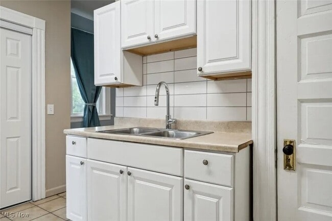 Building Photo - 3399 E 65th St