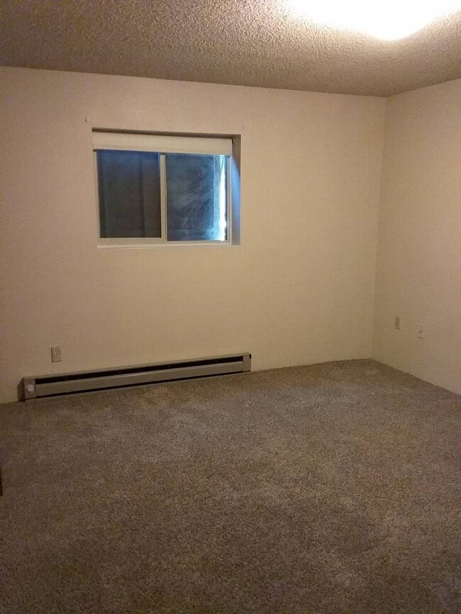 Building Photo - Spacious ground level