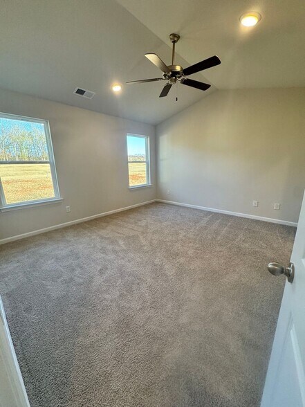 Building Photo - 916 W Sumter St