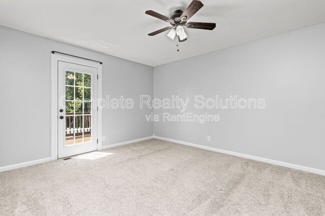 Building Photo - 17 Auchly Ln