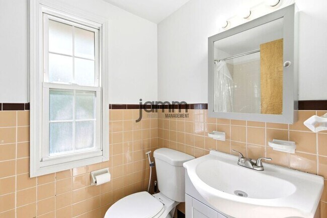 Building Photo - 8983 Highland Dr