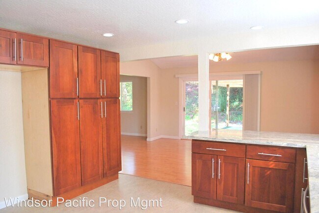 Building Photo - 3 br, 2 bath House - 9468 Alcosta Blvd.