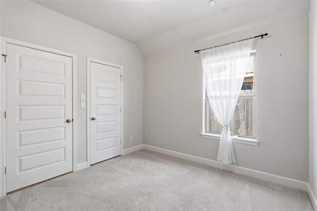 Building Photo - 29427 Mesquite Oaks Dr