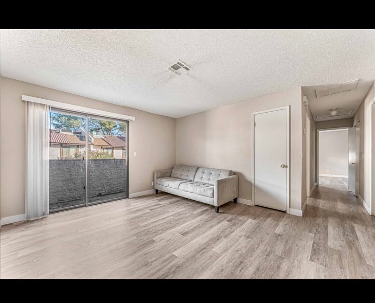 Building Photo - 5264 Child Ct