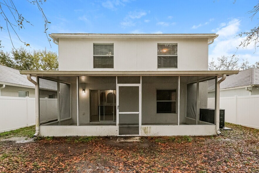 Building Photo - 17027 Ongar Ct
