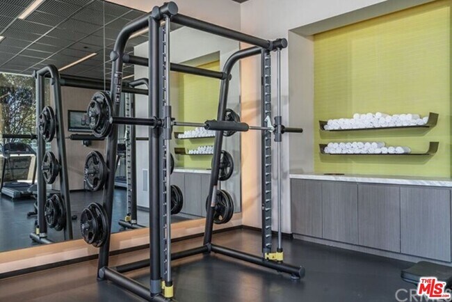 Building Photo - 889 Francisco St