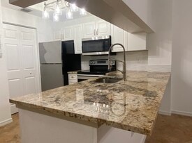 Building Photo - 2807 Veronia Dr