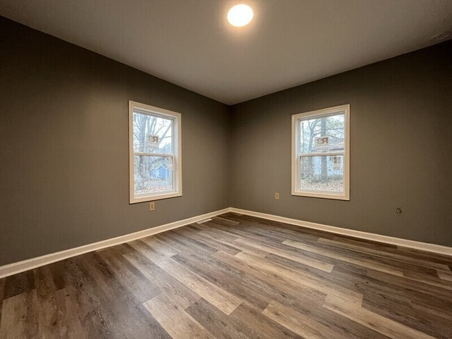 Building Photo - 1229 Jenkins St