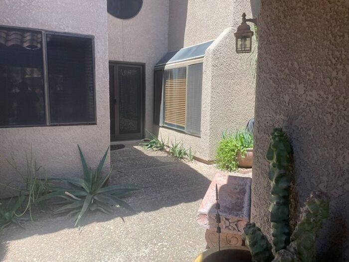 Building Photo - 7133 E Grey Fox Ln
