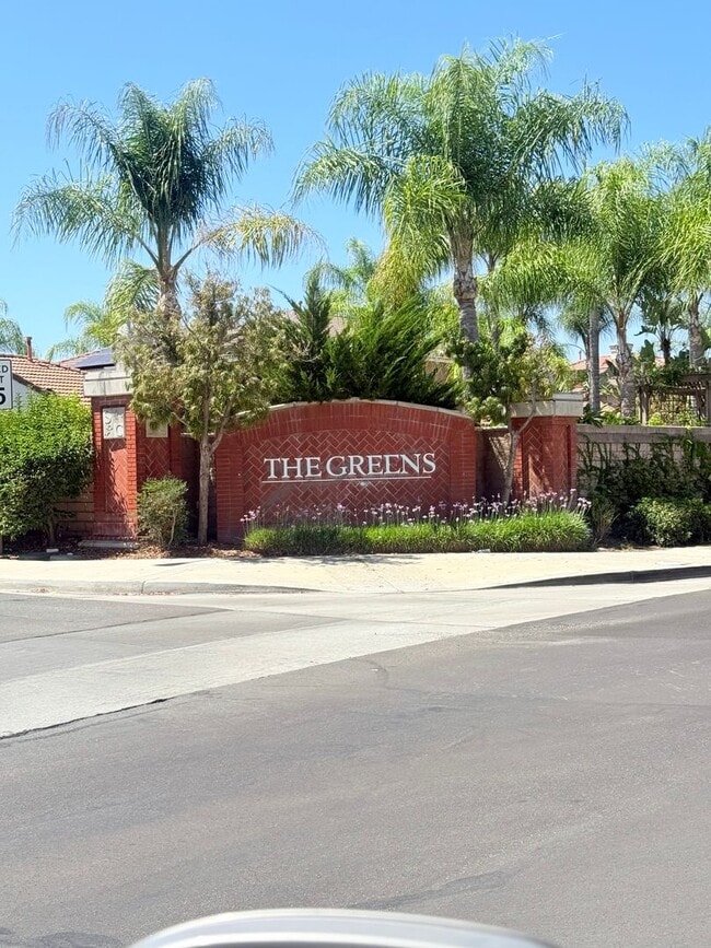 Building Photo - 5 Bed 3 Bath Home for rent in Murrieta