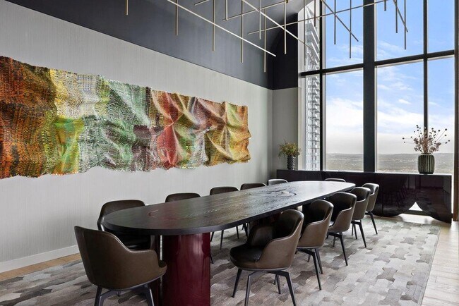 Building Photo - 610 Davis St