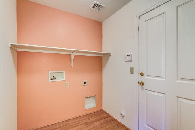 Building Photo - Modern 3BR/2.5BA Tucson Home with Private Balcony, Fenced Yard & 2-Car Garage