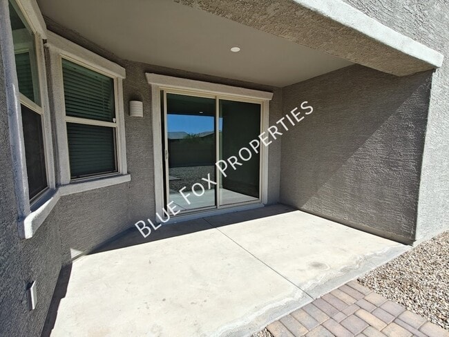 Building Photo - 5525 W Lazy Farm Dr