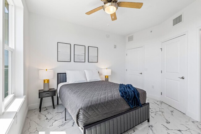 Building Photo - 605 Kemp St