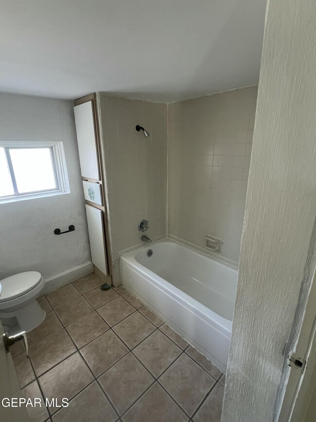 Building Photo - 3017 Altura Ave