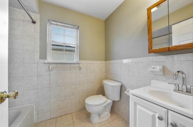 Building Photo - 21-23 Norfolk Street Unit 2