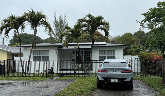 Building Photo - 2247 Jackson St