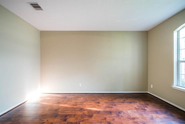 Building Photo - 11314 Sandermeyer Dr