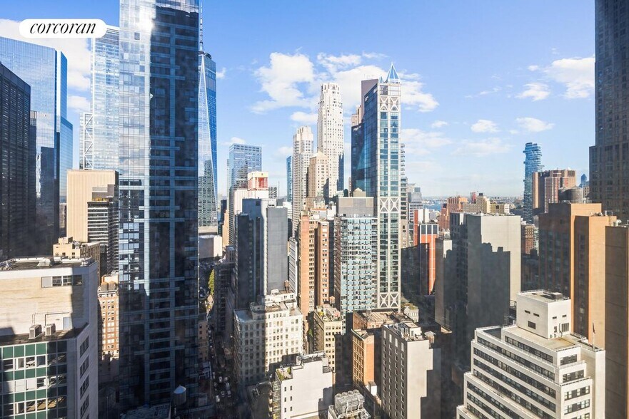 Building Photo - 130 William St