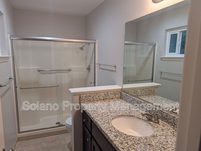 Building Photo - 906 Javan Way