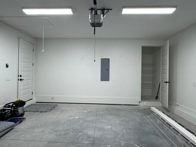 Building Photo - 355 County Line Rd